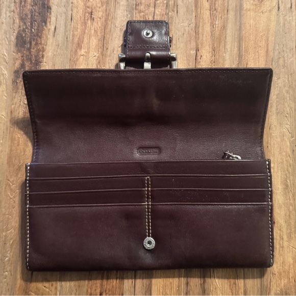 Y2K Coach Soho Brown Buckled Wallet - EUC - Picture 2 of 5